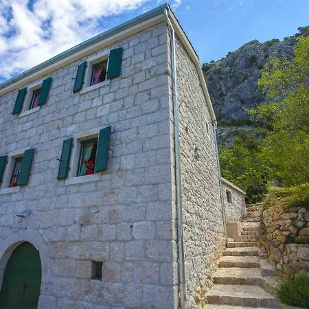 Kuca Za Odmor Pirak Vila