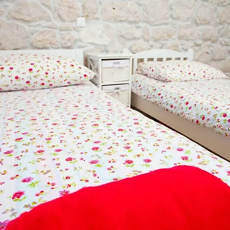 Vila Kuca Za Odmor Pirak *